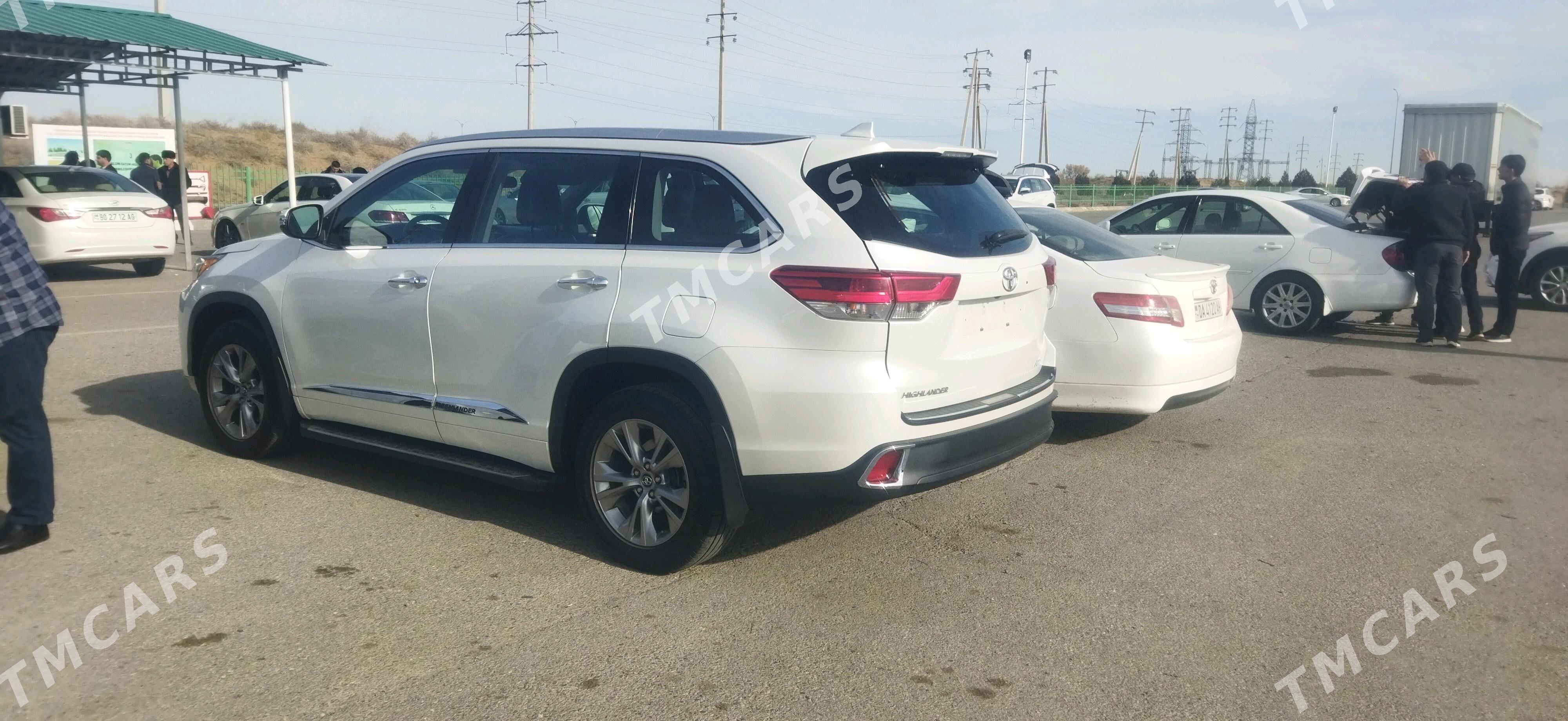 Toyota Highlander 2018 - 460 000 TMT - Кёнеургенч - img 4