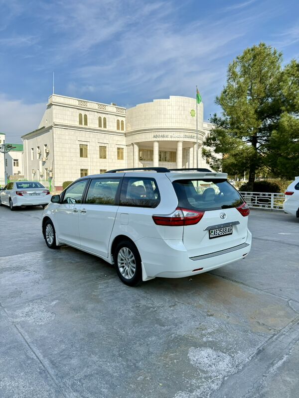 Toyota Sienna 2019 - 360 000 TMT - Ашхабад - img 4