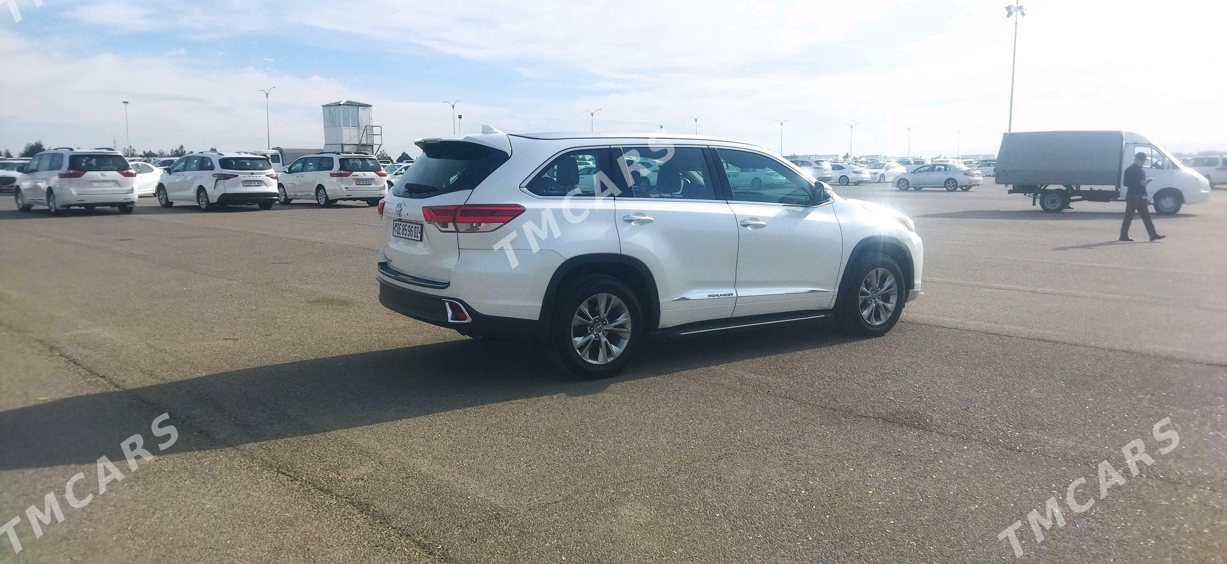 Toyota Highlander 2018 - 460 000 TMT - Кёнеургенч - img 5