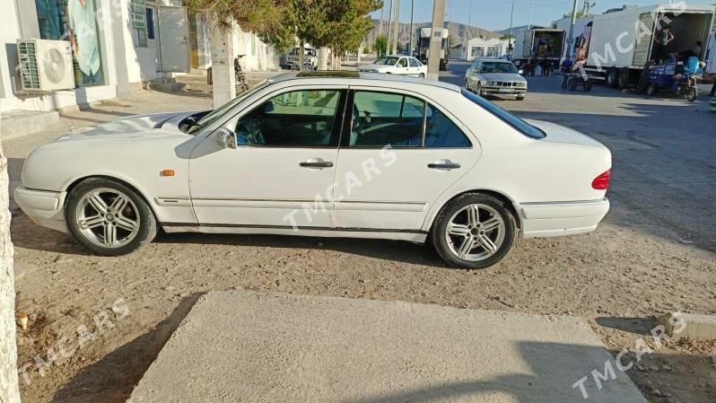 Mercedes-Benz 230E 1997 - 23 000 TMT - Gyzylarbat - img 7