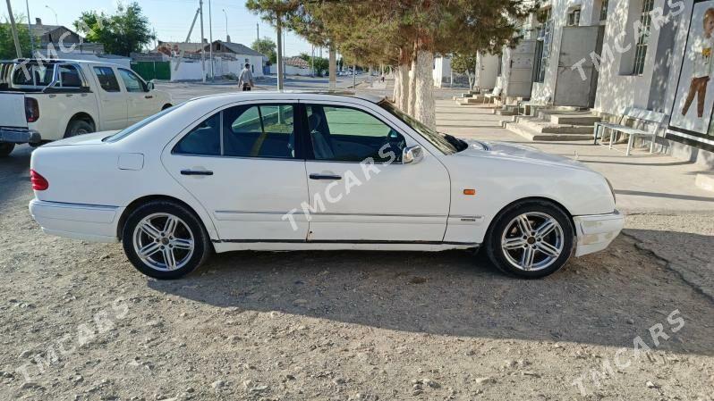 Mercedes-Benz 230E 1997 - 23 000 TMT - Gyzylarbat - img 6