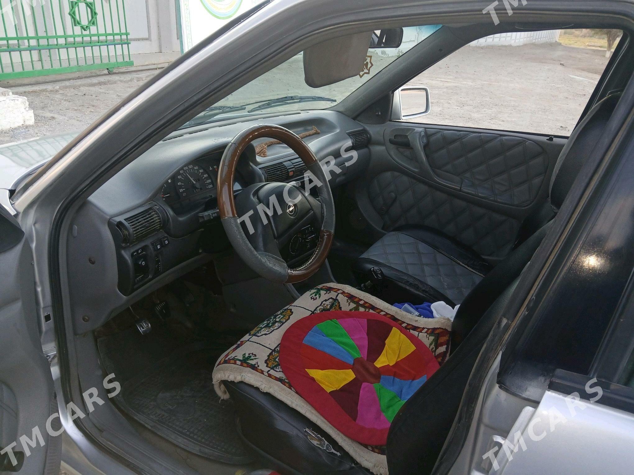 Opel Astra 1992 - 44 000 TMT - Берекет - img 5