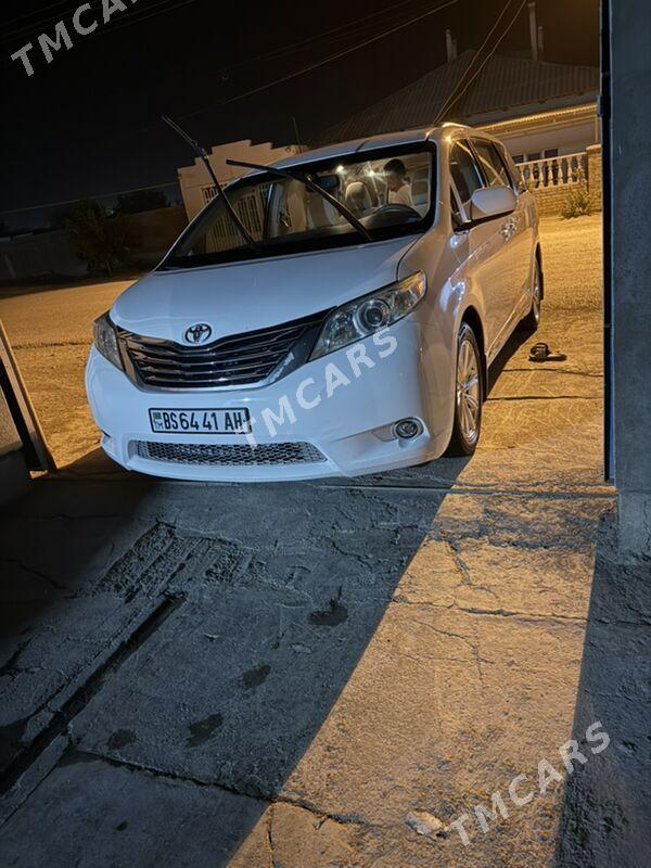 Toyota Sienna 2012 - 285 000 TMT - Bäherden - img 4