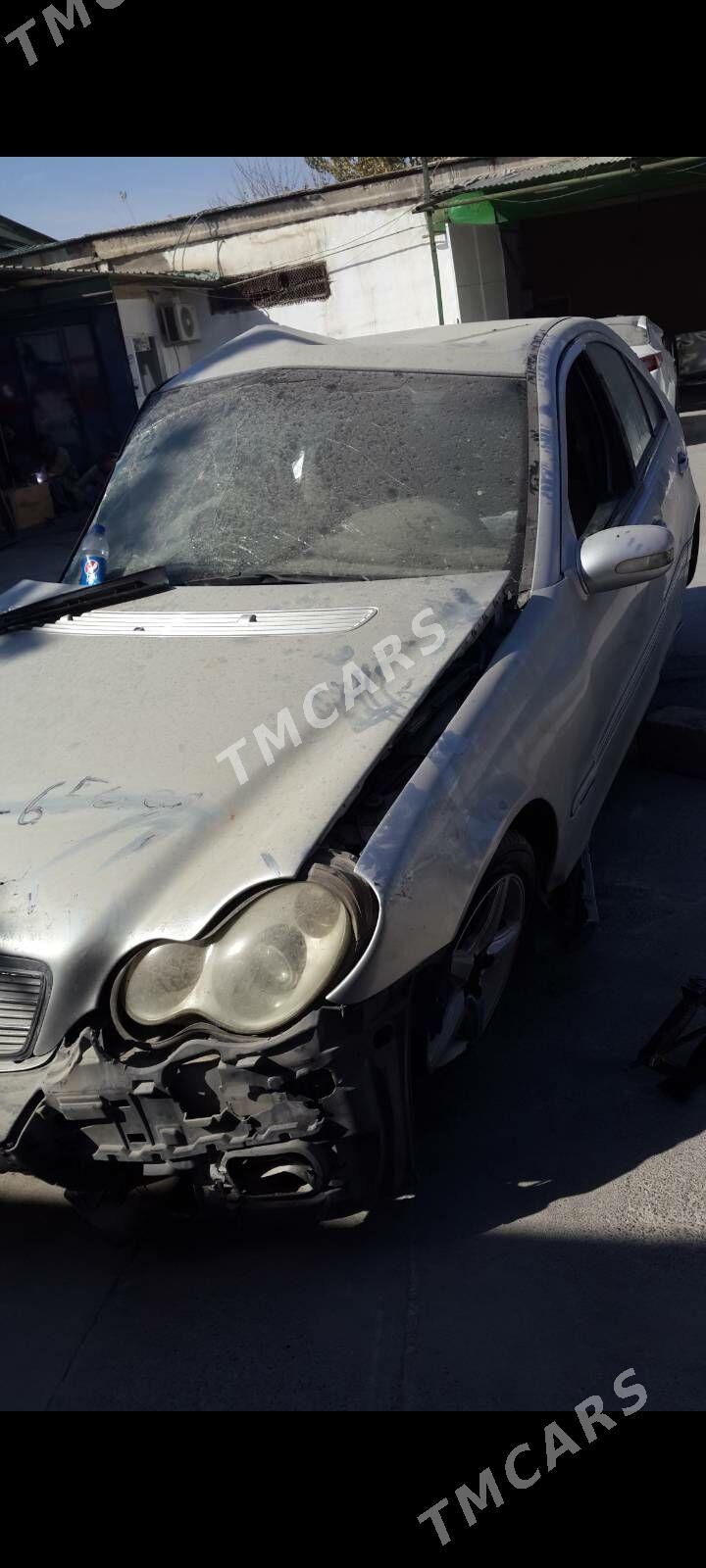 Mercedes-Benz C320 2002 - 35 000 TMT - Büzmeýin - img 4