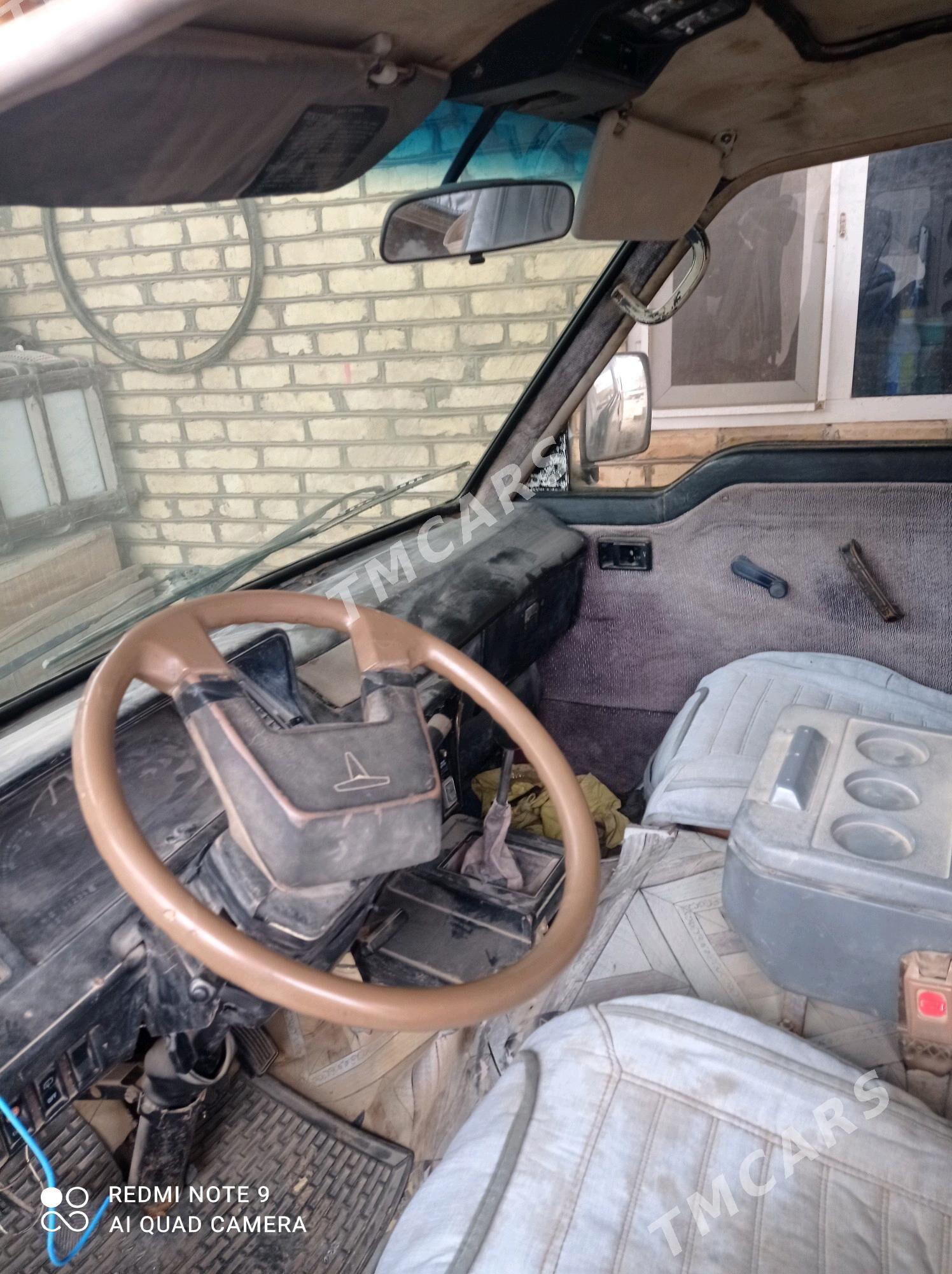 Toyota Hiace 1985 - 30 000 TMT - Байрамали - img 2