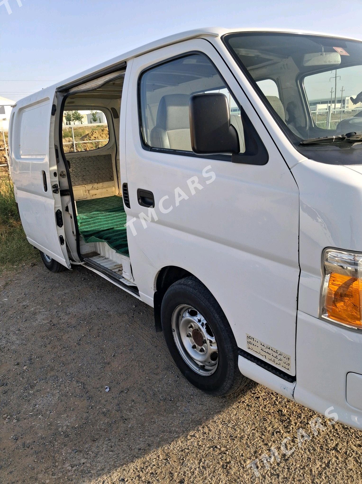 Nissan Urvan 2010 - 175 000 TMT - Векильбазар - img 6