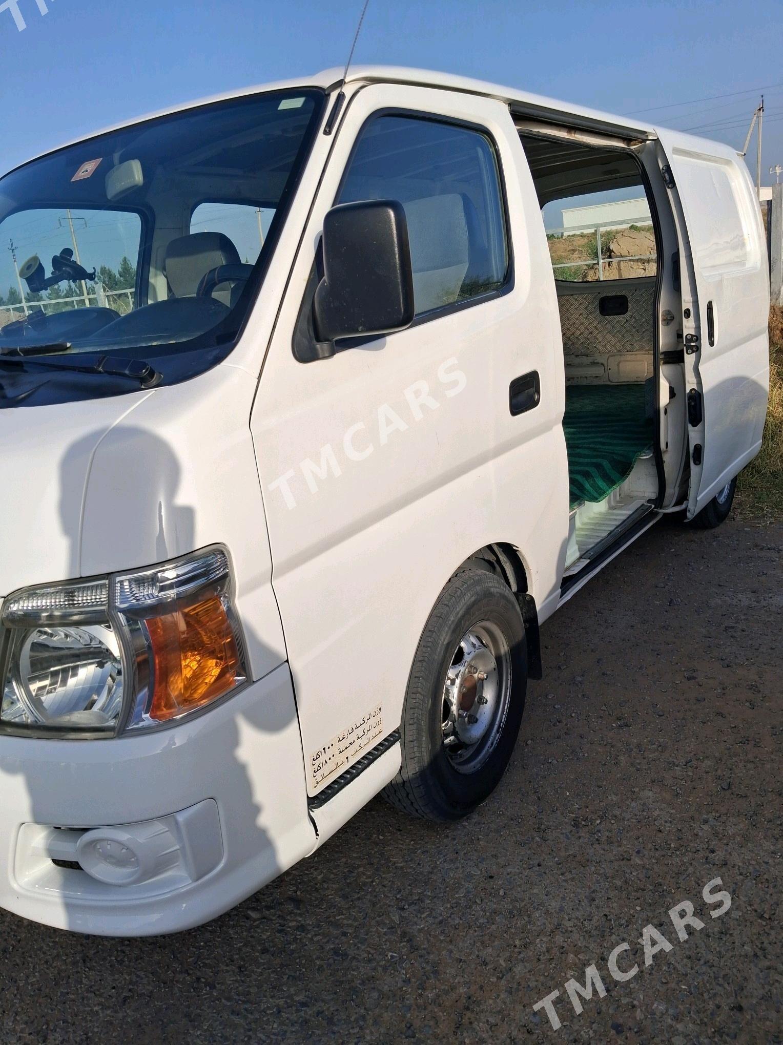 Nissan Urvan 2010 - 175 000 TMT - Векильбазар - img 5