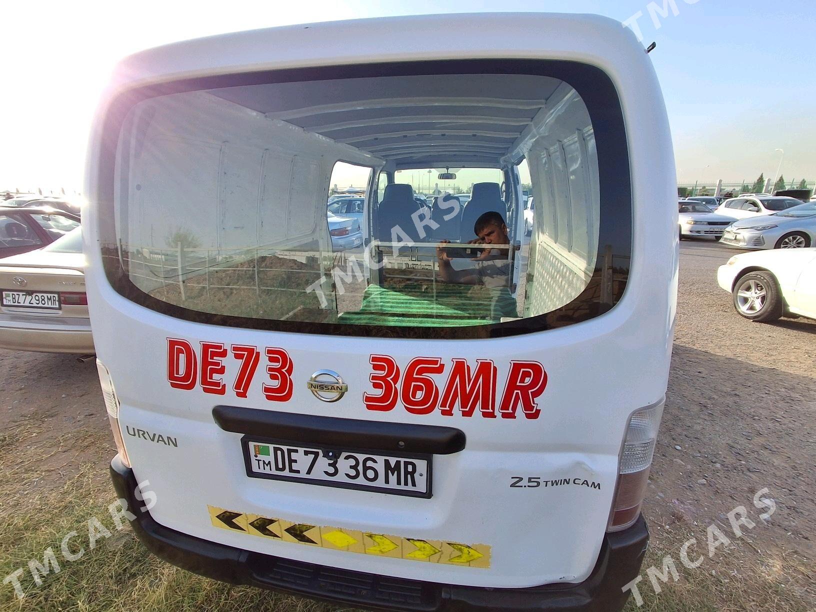 Nissan Urvan 2010 - 175 000 TMT - Векильбазар - img 4