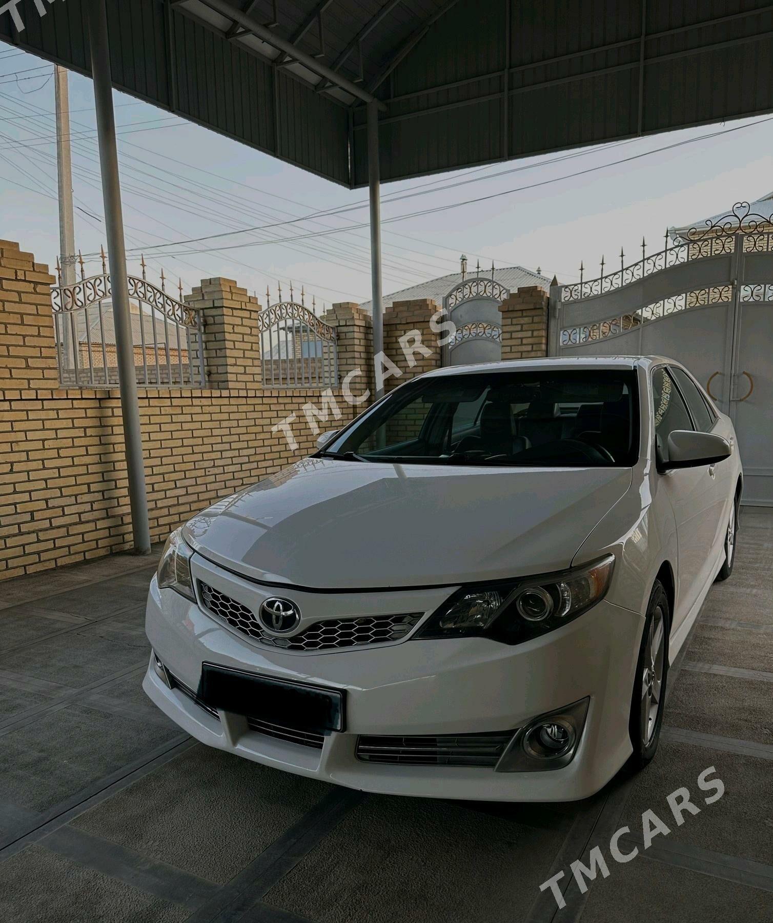 Toyota Camry 2013 - 235 000 TMT - Мары - img 2