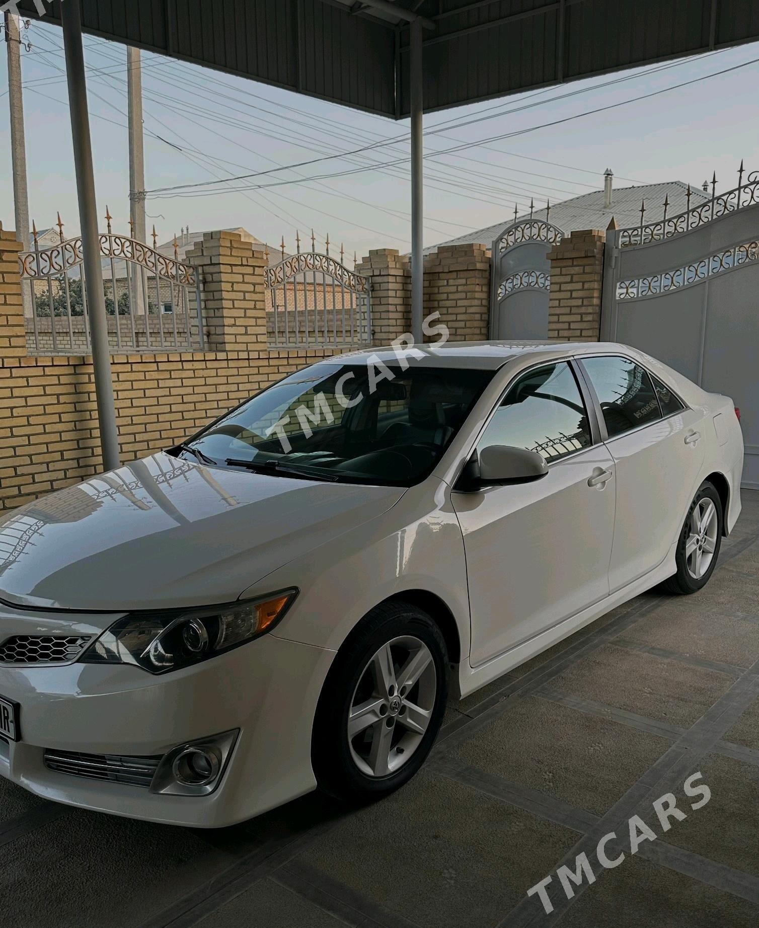 Toyota Camry 2013 - 235 000 TMT - Мары - img 4