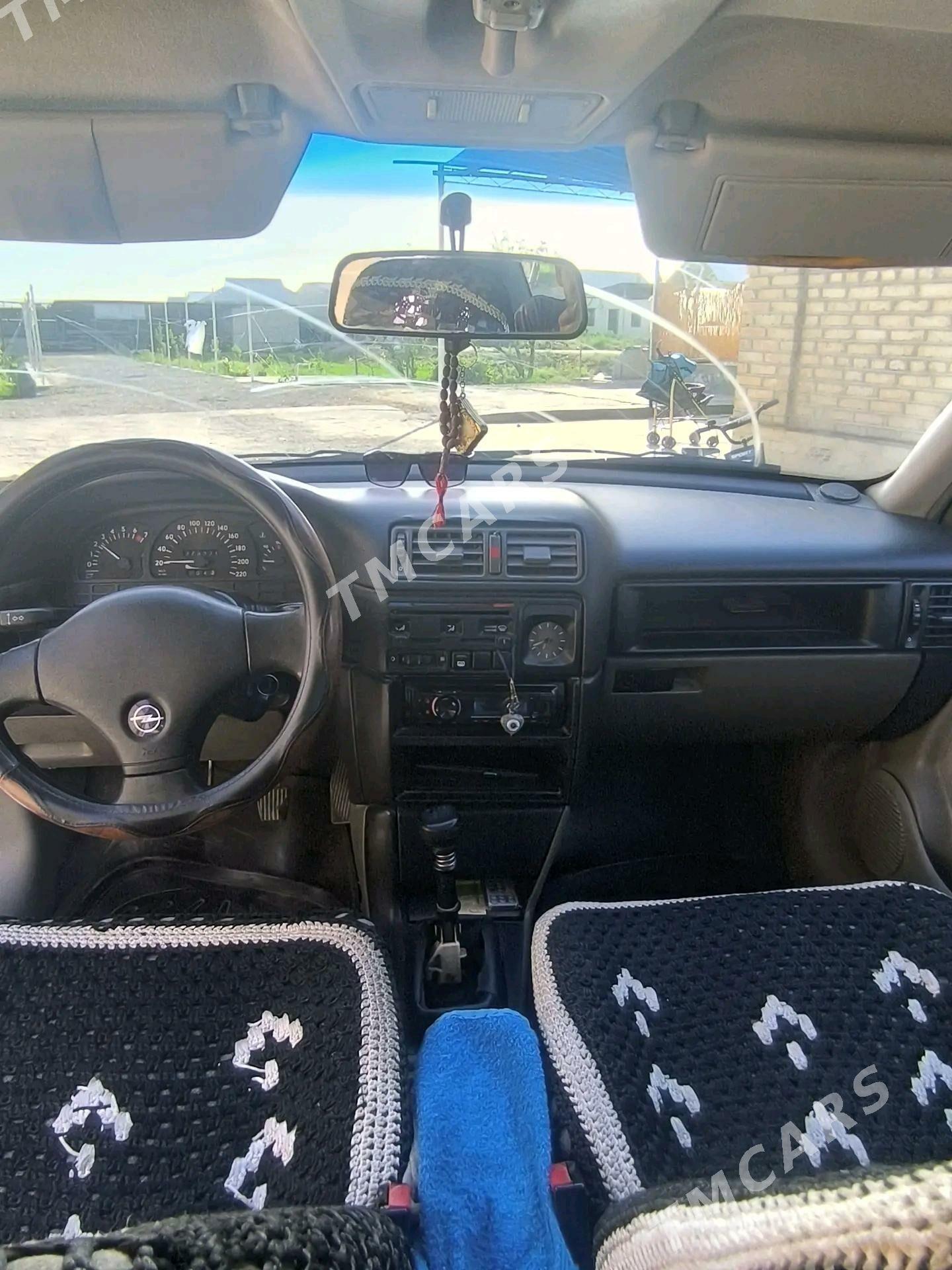 Opel Vectra 1992 - 38 000 TMT - Mary - img 3