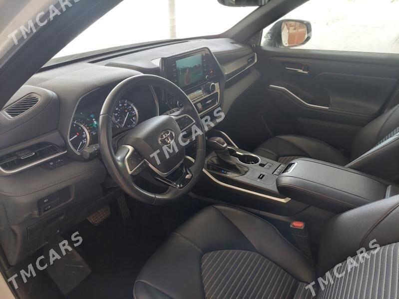 Toyota Highlander 2022 - 530 000 TMT - Мары - img 9