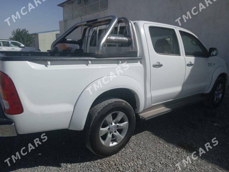 Toyota Hilux 2011 - 320 000 TMT - Анев - img 5