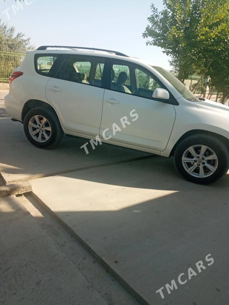 Toyota RAV4 2010 - 220 000 TMT - Теджен - img 5