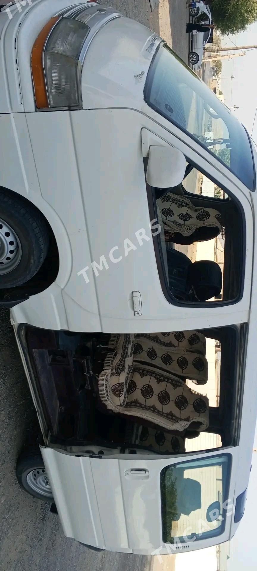 Toyota Hiace 2007 - 70 000 TMT - Сакарчага - img 4