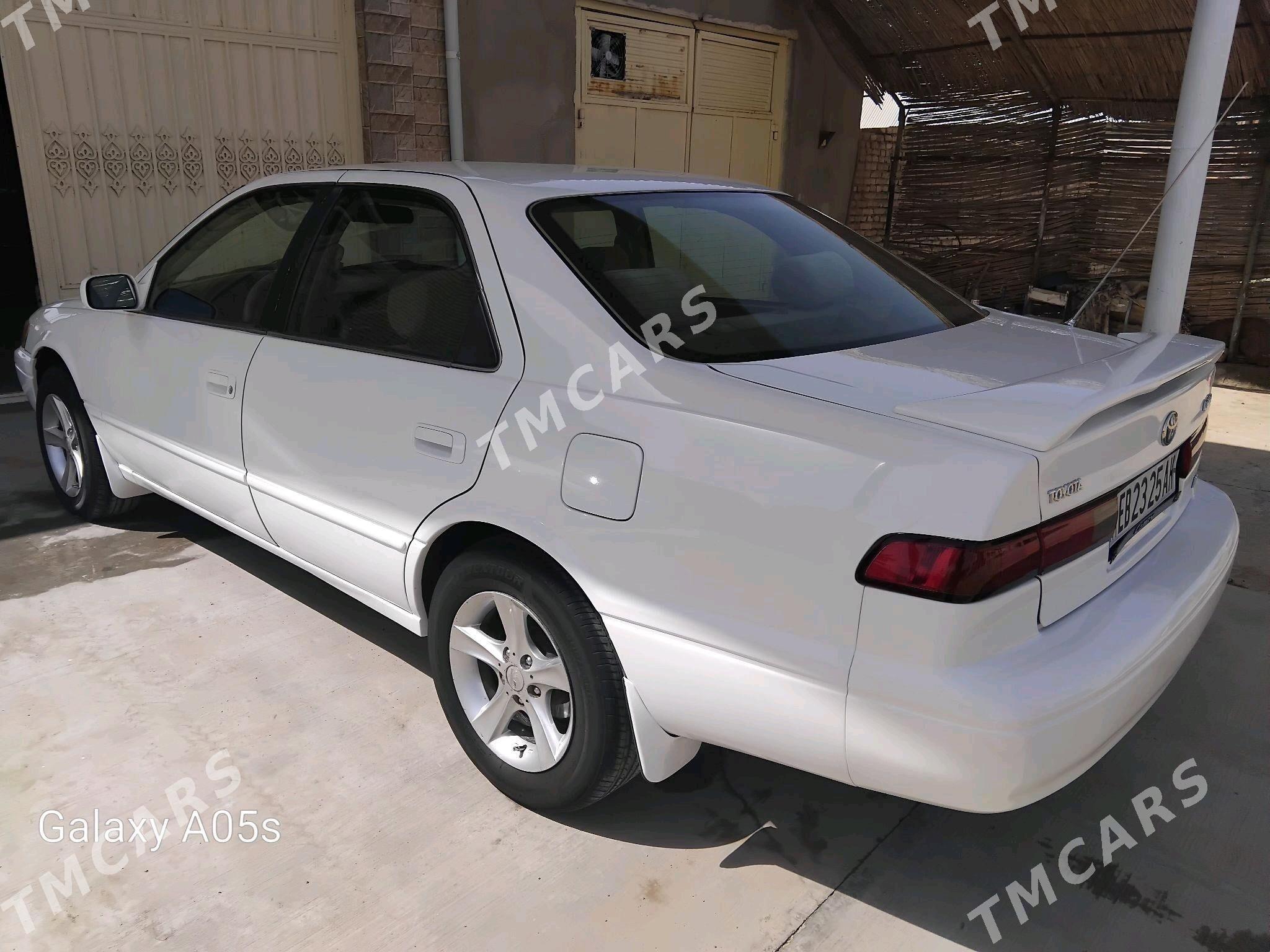 Toyota Camry 1998 - 113 000 TMT - Теджен - img 6