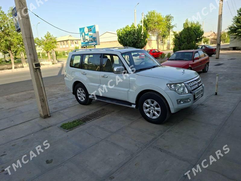 Mitsubishi Pajero 2015 - 265 000 TMT - Мары - img 7