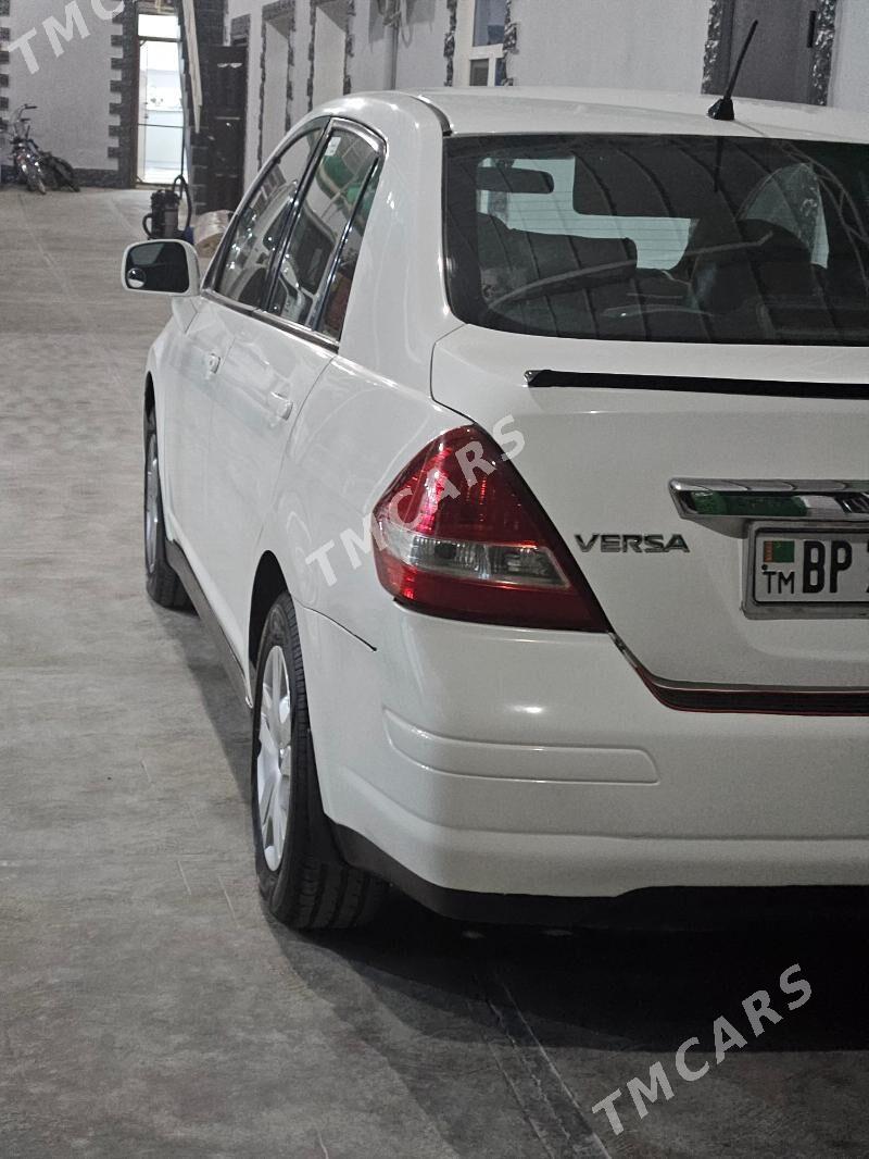 Nissan Versa 2010 - 122 000 TMT - Ашхабад - img 5