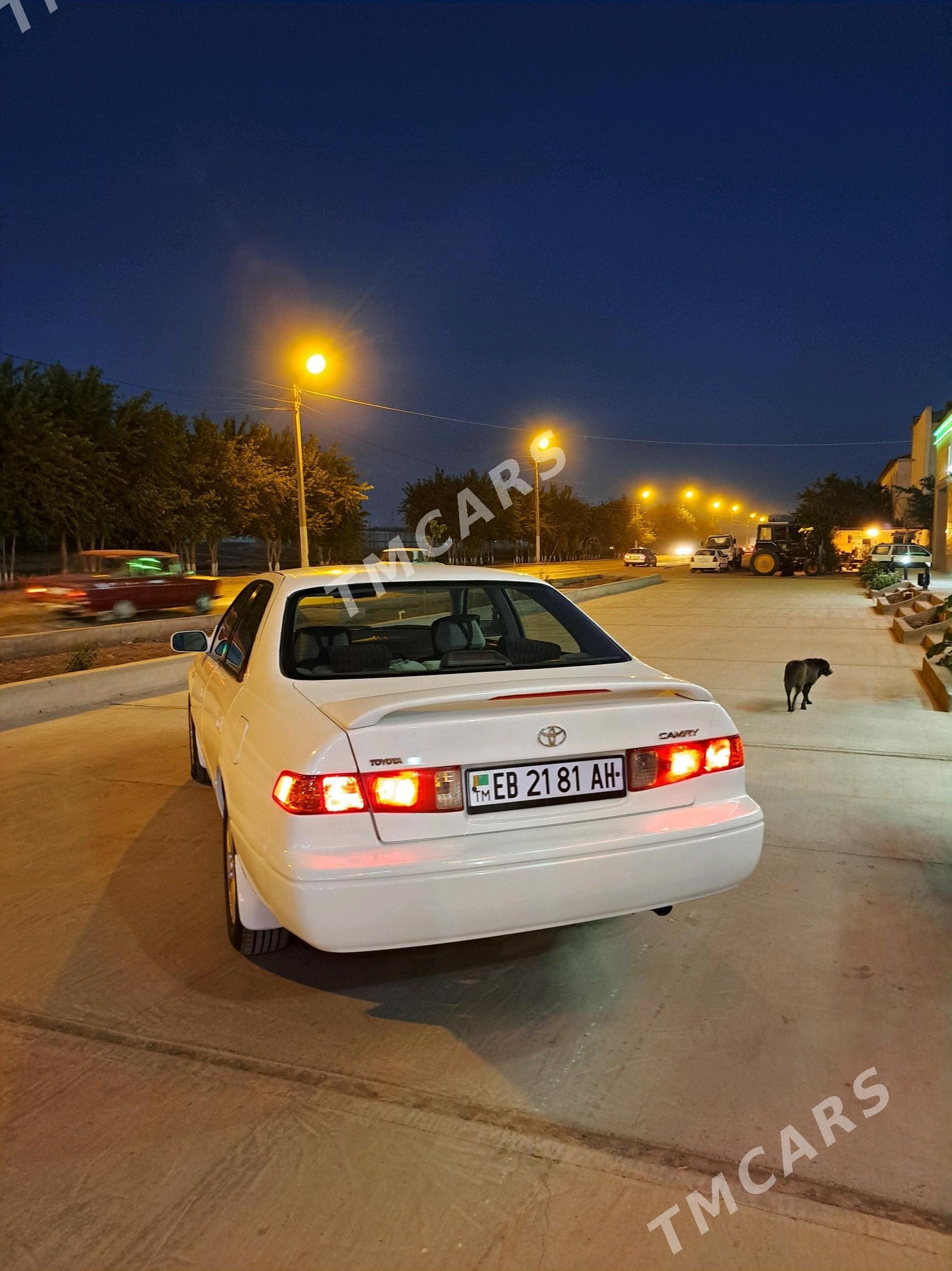 Toyota Camry 2000 - 113 000 TMT - Теджен - img 10