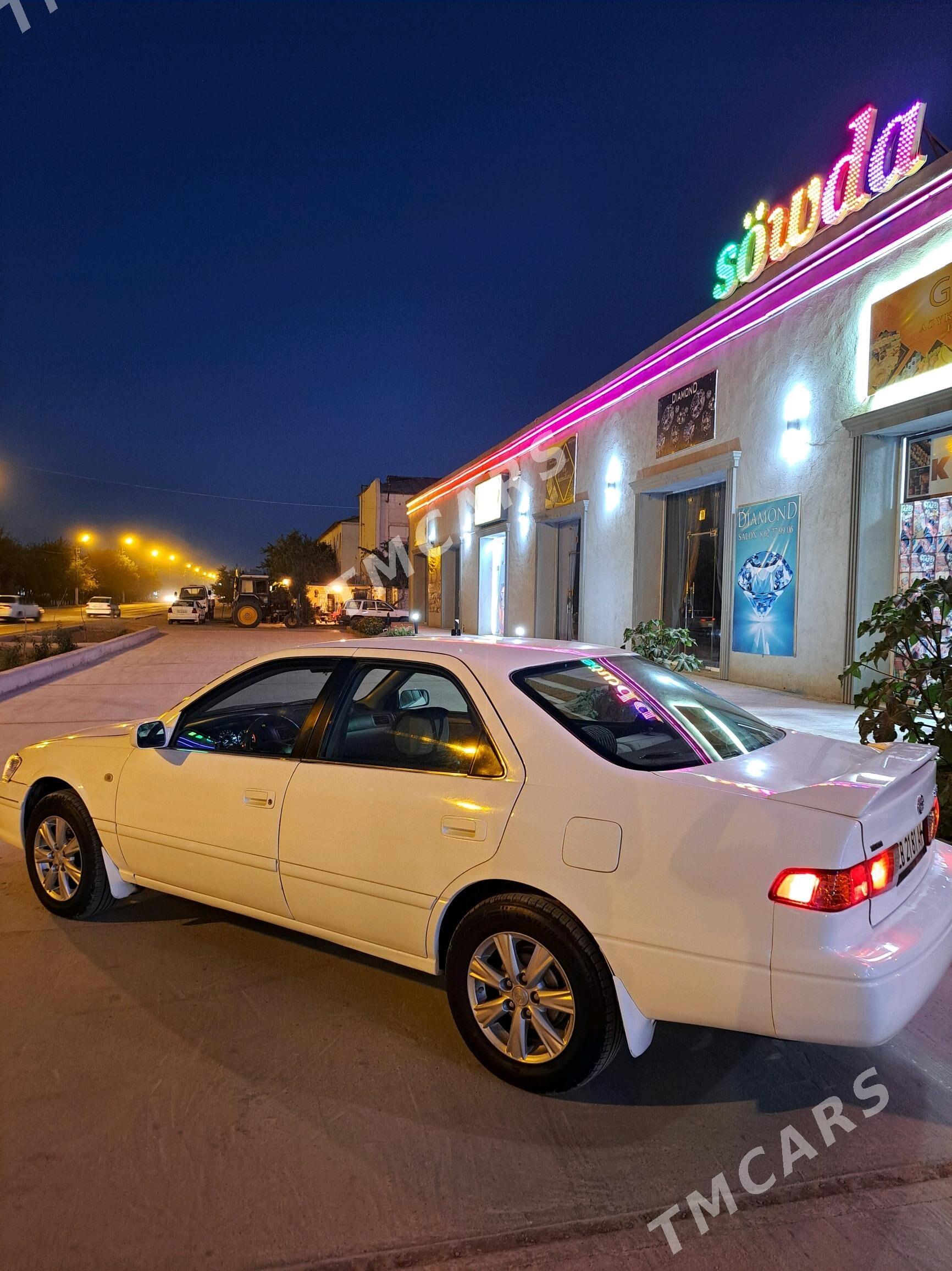 Toyota Camry 2000 - 113 000 TMT - Теджен - img 8