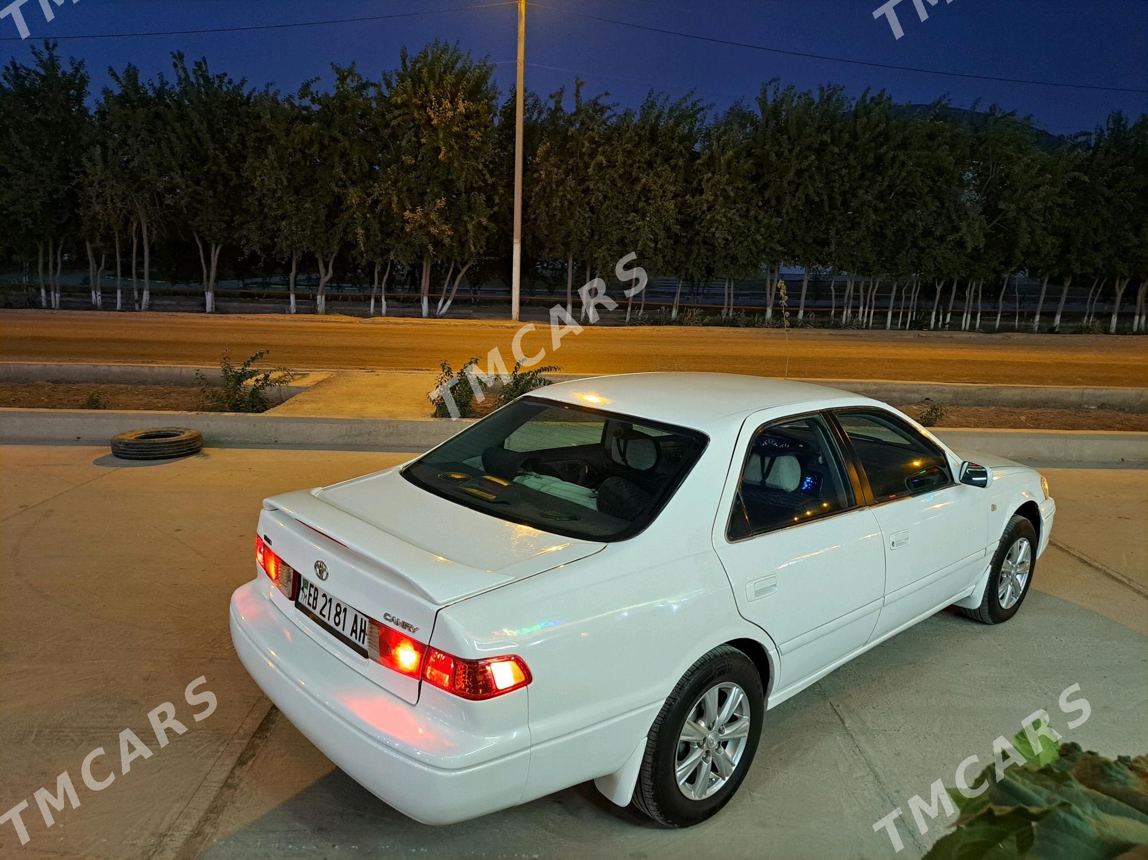 Toyota Camry 2000 - 113 000 TMT - Теджен - img 9