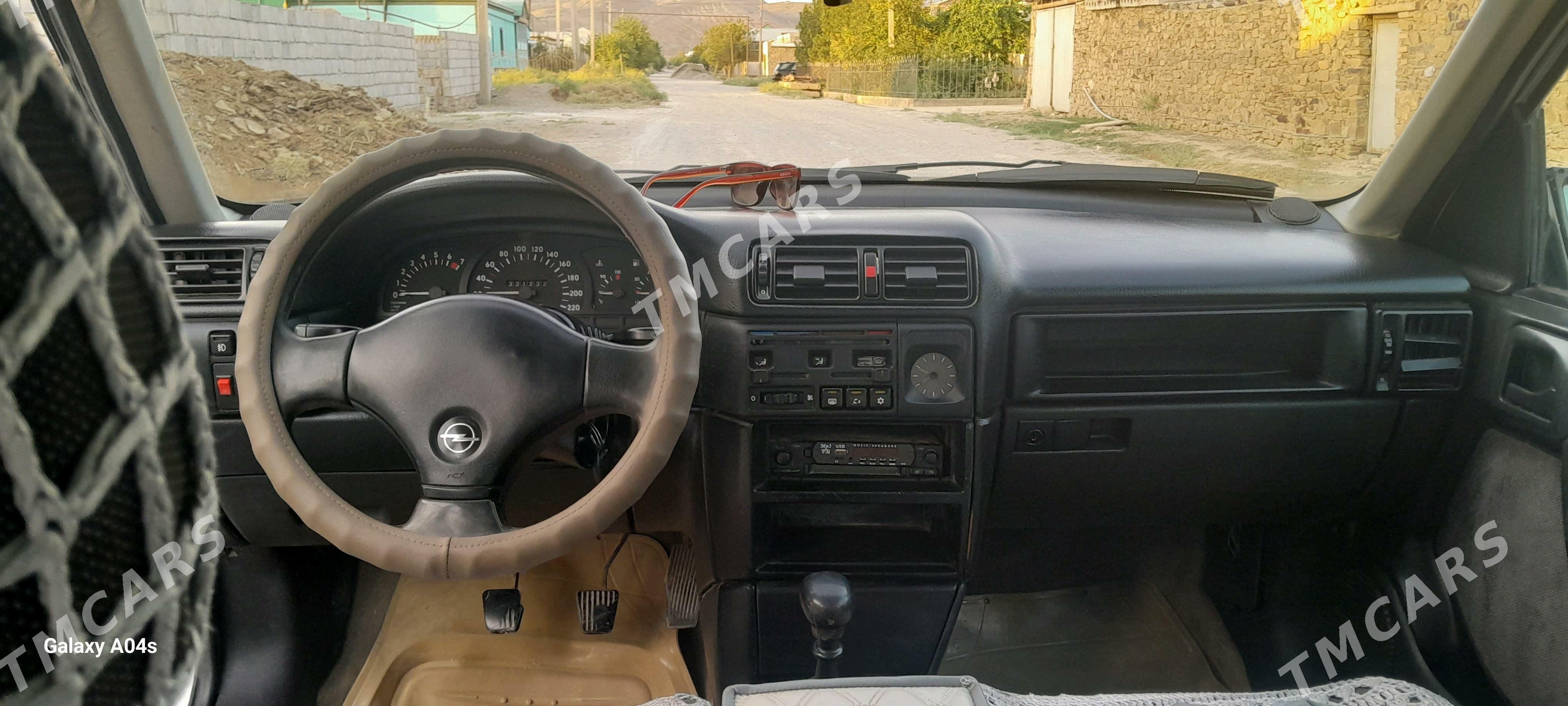 Opel Vectra 1993 - 34 000 TMT - Койтендаг - img 7