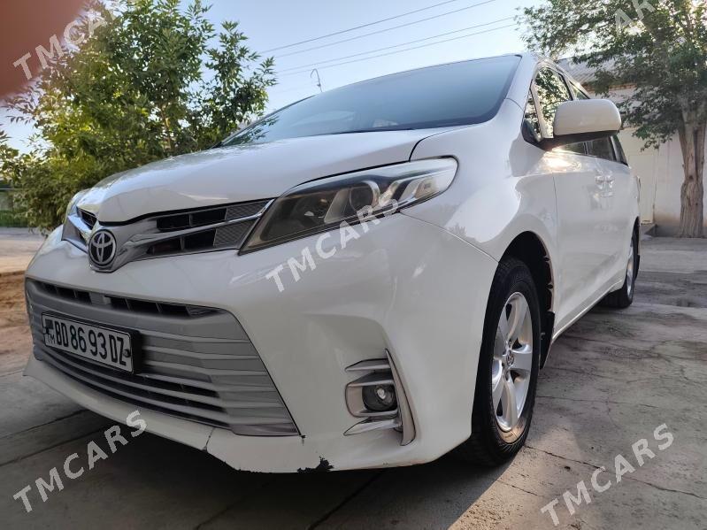 Toyota Sienna 2017 - 340 000 TMT - Köneürgenç - img 2