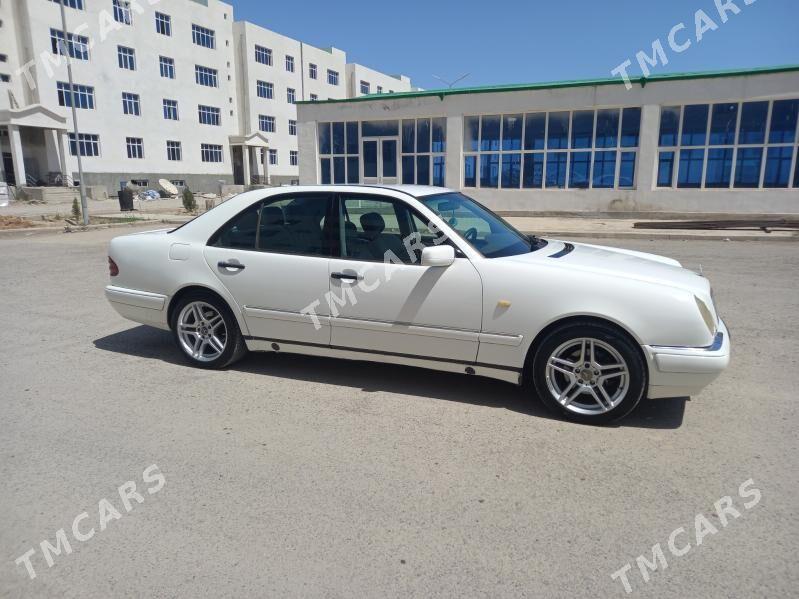 Mercedes-Benz E-Class 1999 - 70 000 TMT - Aşgabat - img 6