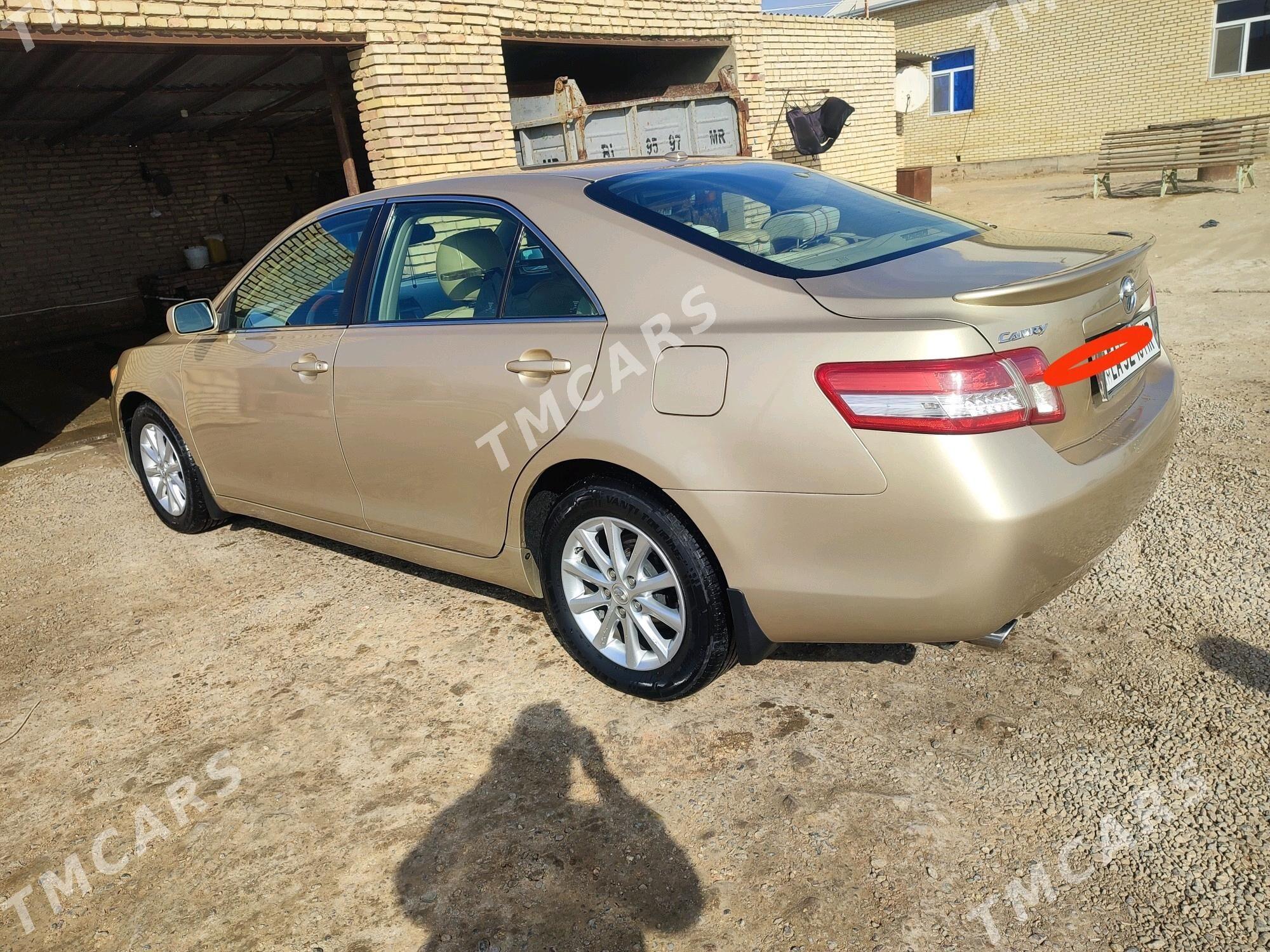 Toyota Camry 2010 - 190 000 TMT - Мары - img 3