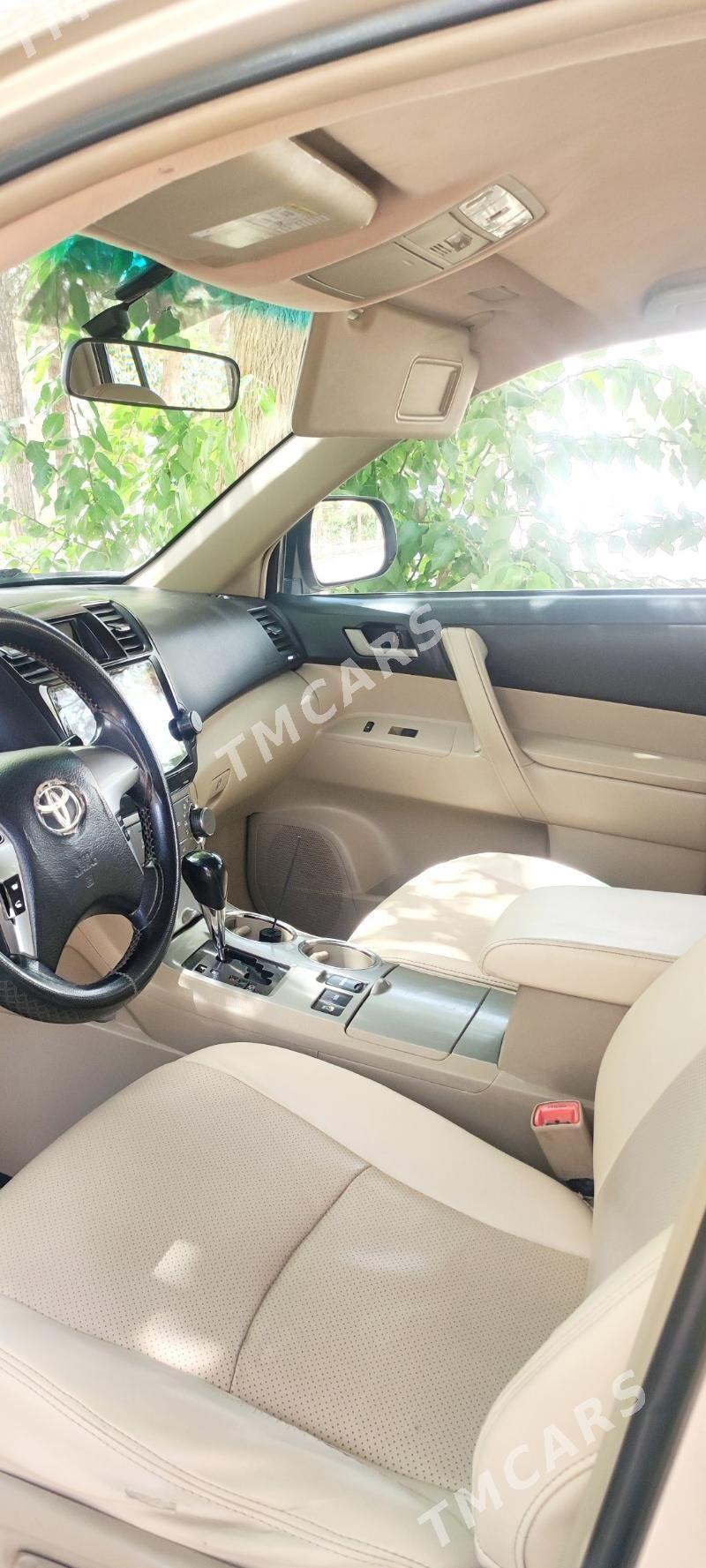 Toyota Highlander 2011 - 279 000 TMT - Сакарчага - img 7