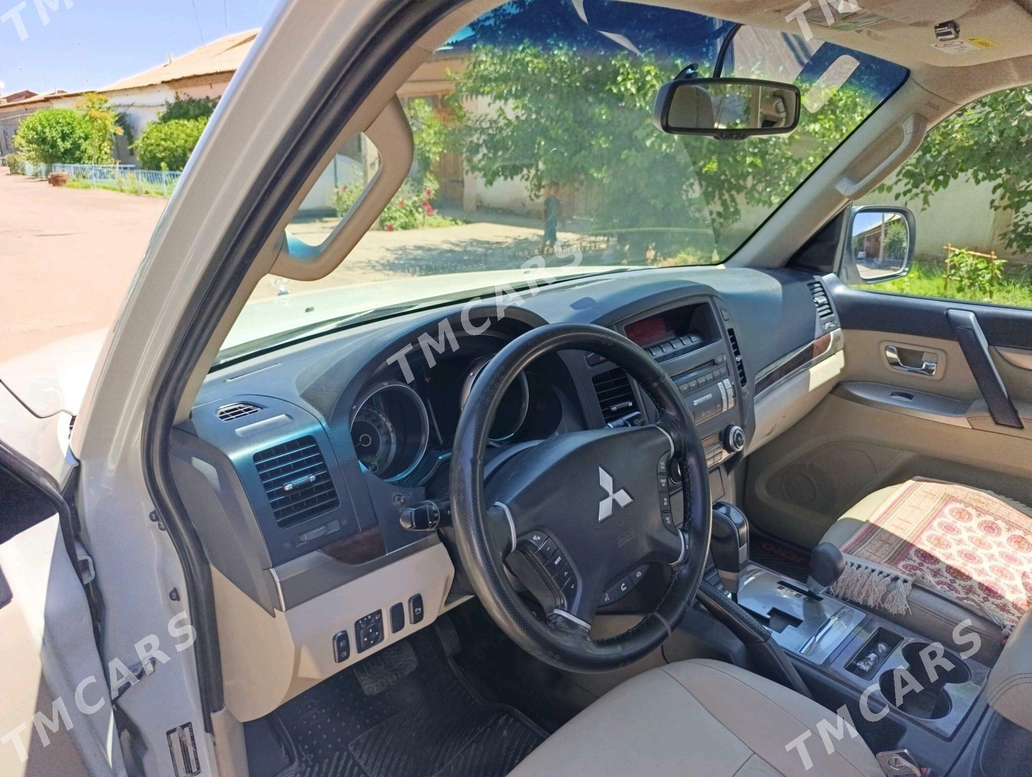 Mitsubishi Pajero 2013 - 240 000 TMT - Дашогуз - img 2