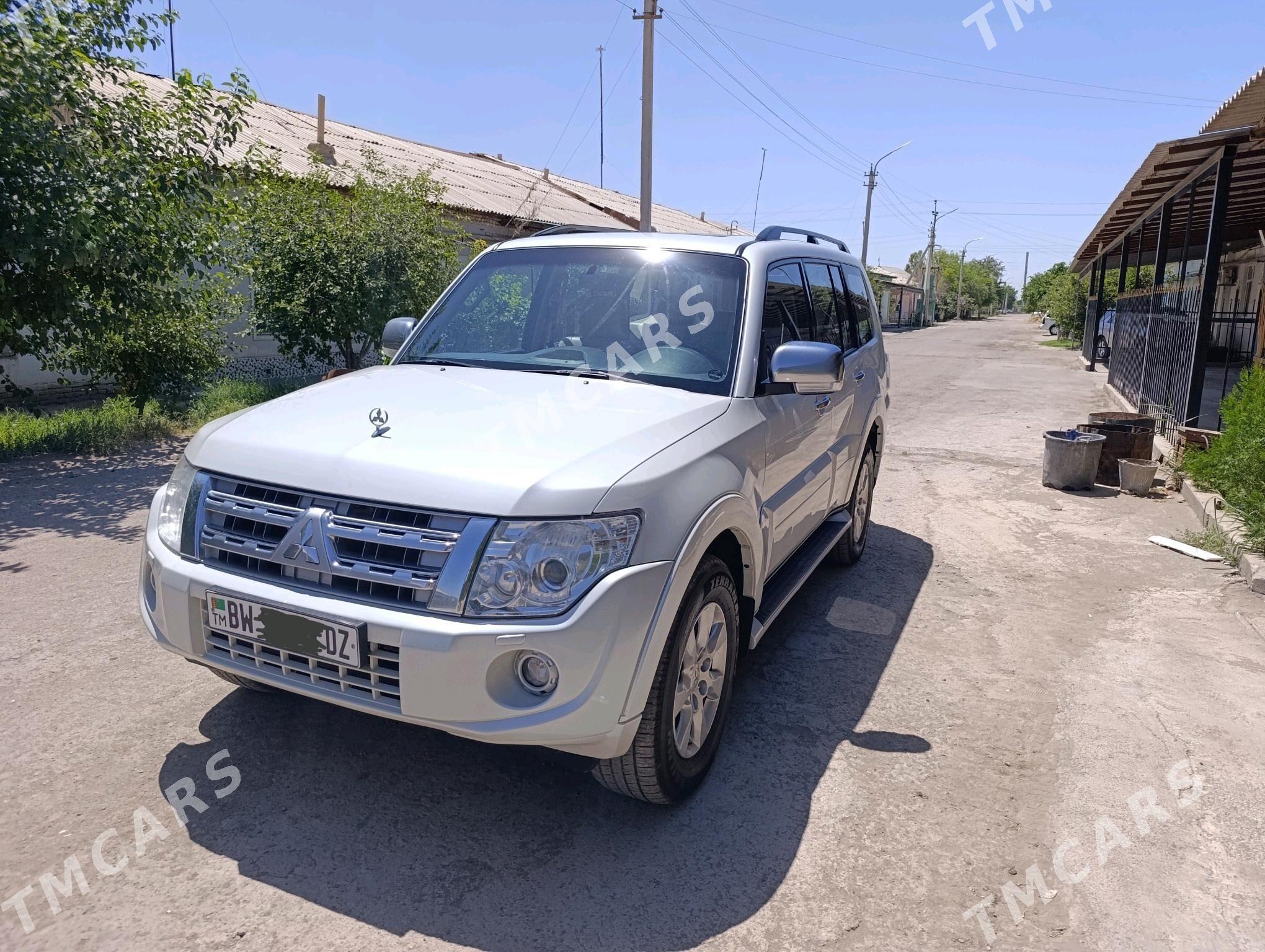 Mitsubishi Pajero 2013 - 240 000 TMT - Дашогуз - img 4