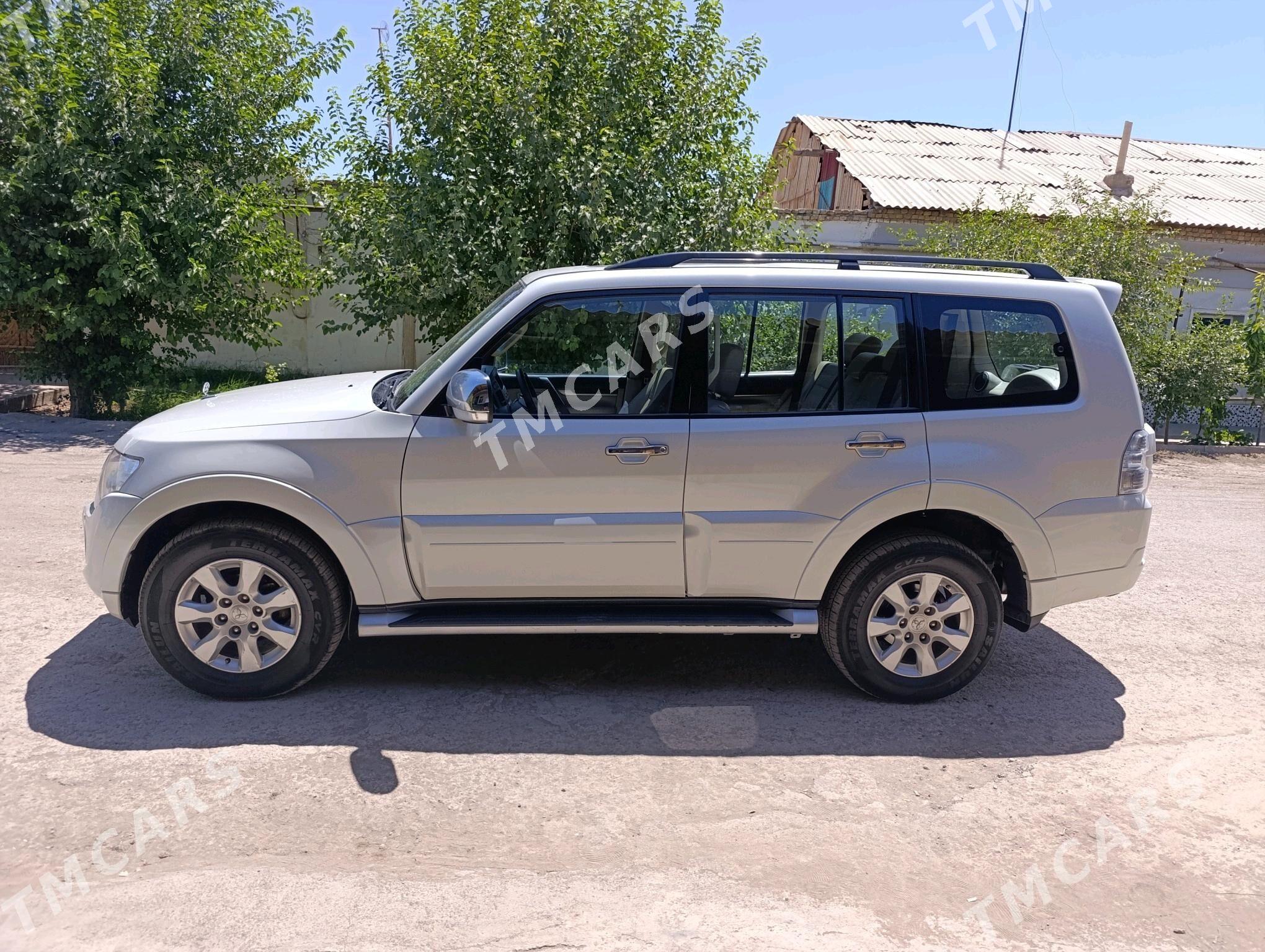 Mitsubishi Pajero 2013 - 240 000 TMT - Дашогуз - img 3