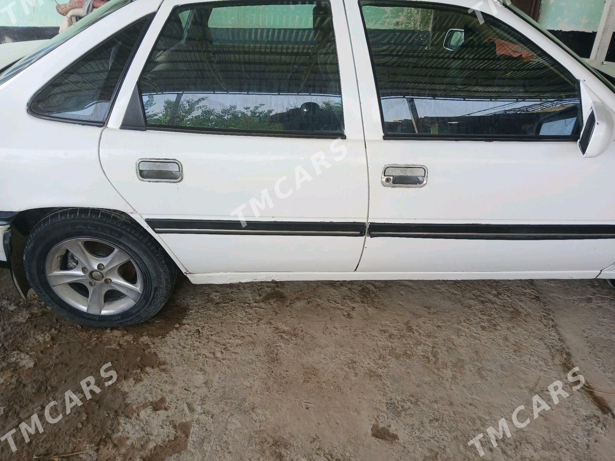 Opel Vectra 1991 - 35 000 TMT - Bäherden - img 3