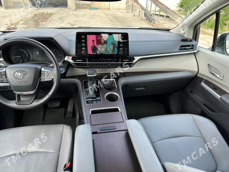 Toyota Sienna 2021 - 530 000 TMT - Туркменбаши - img 3