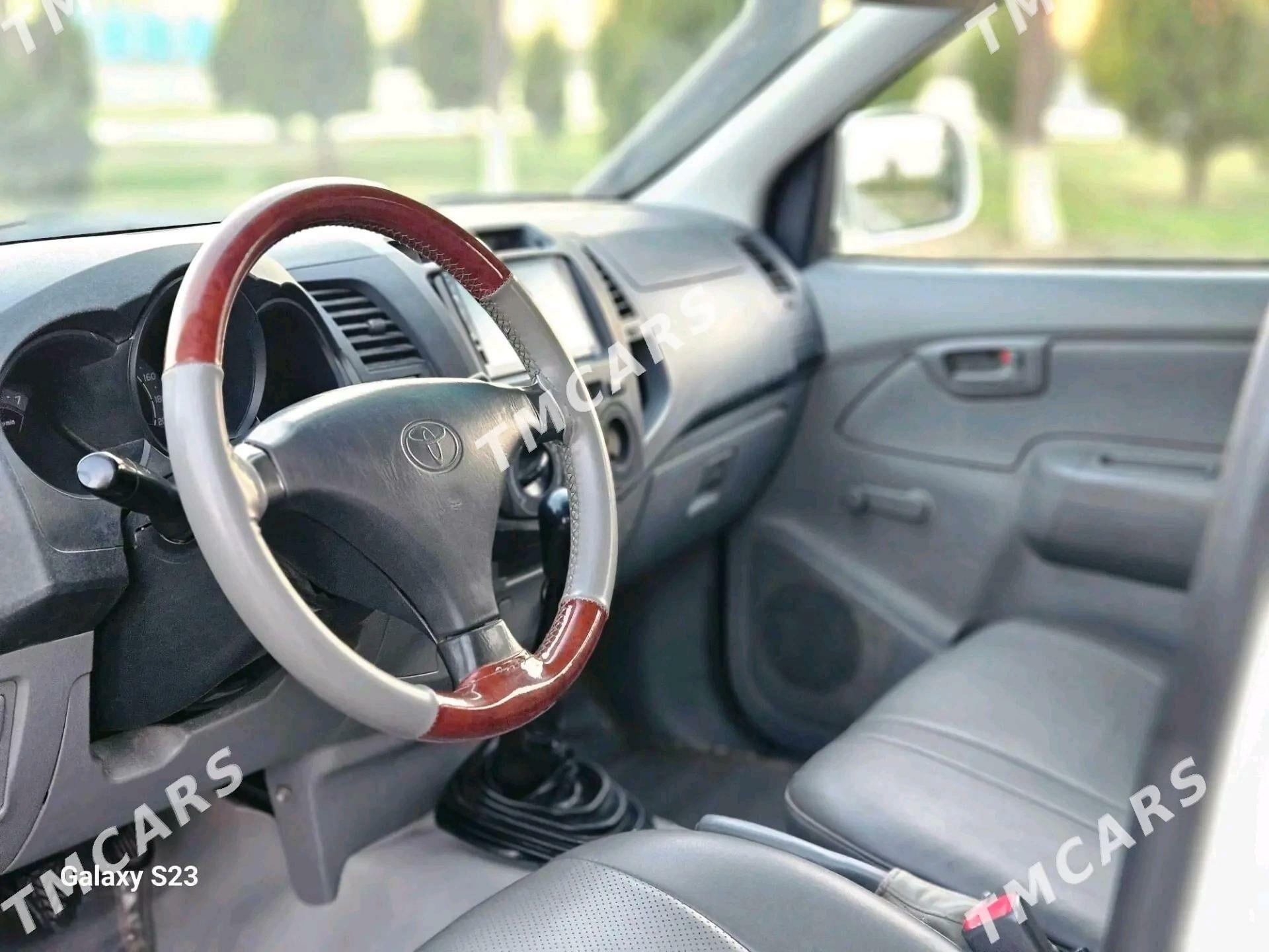 Toyota Hilux 2007 - 170 000 TMT - етр. Туркменбаши - img 4