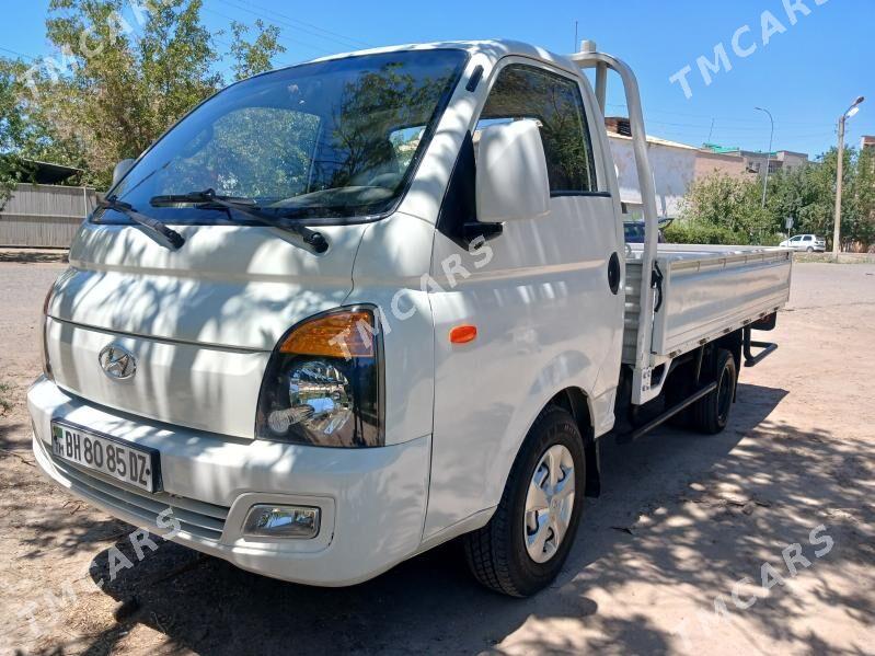 Kia Bongo 2013 - 160 000 TMT - Дашогуз - img 1