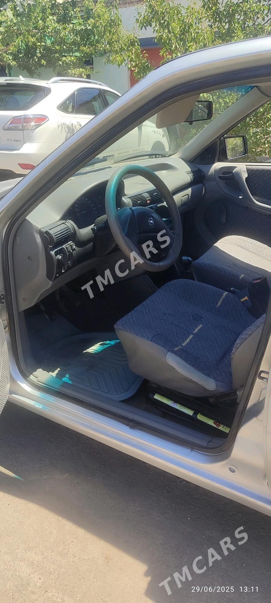 Opel Astra 1992 - 35 000 TMT - Дашогуз - img 4
