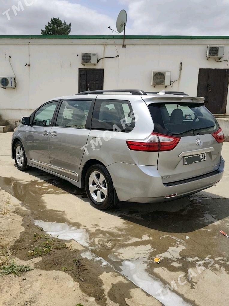 Toyota Sienna 2018 - 440 000 TMT - Ашхабад - img 6
