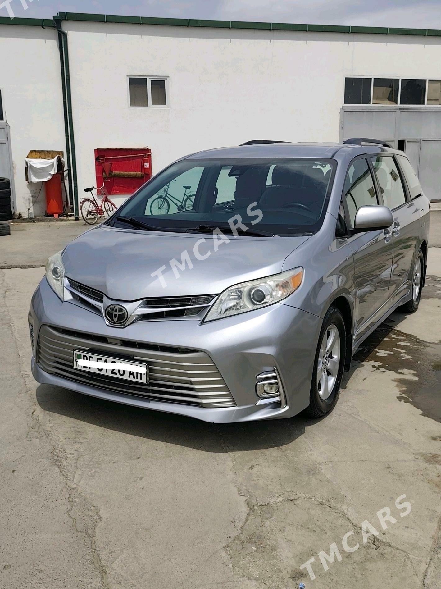 Toyota Sienna 2018 - 440 000 TMT - Ашхабад - img 5