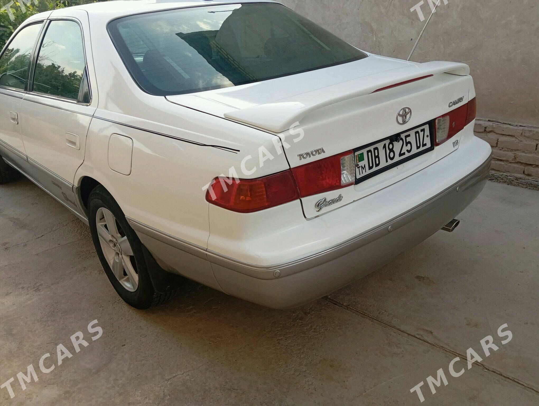 Toyota Camry 2000 - 135 000 TMT - Дашогуз - img 3