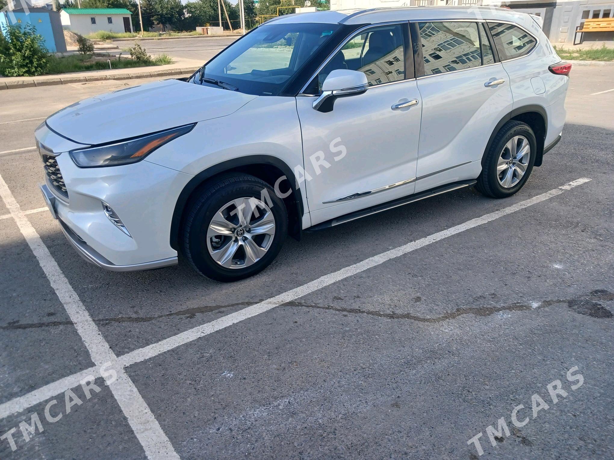 Toyota Highlander 2021 - 500 000 TMT - Теджен - img 4