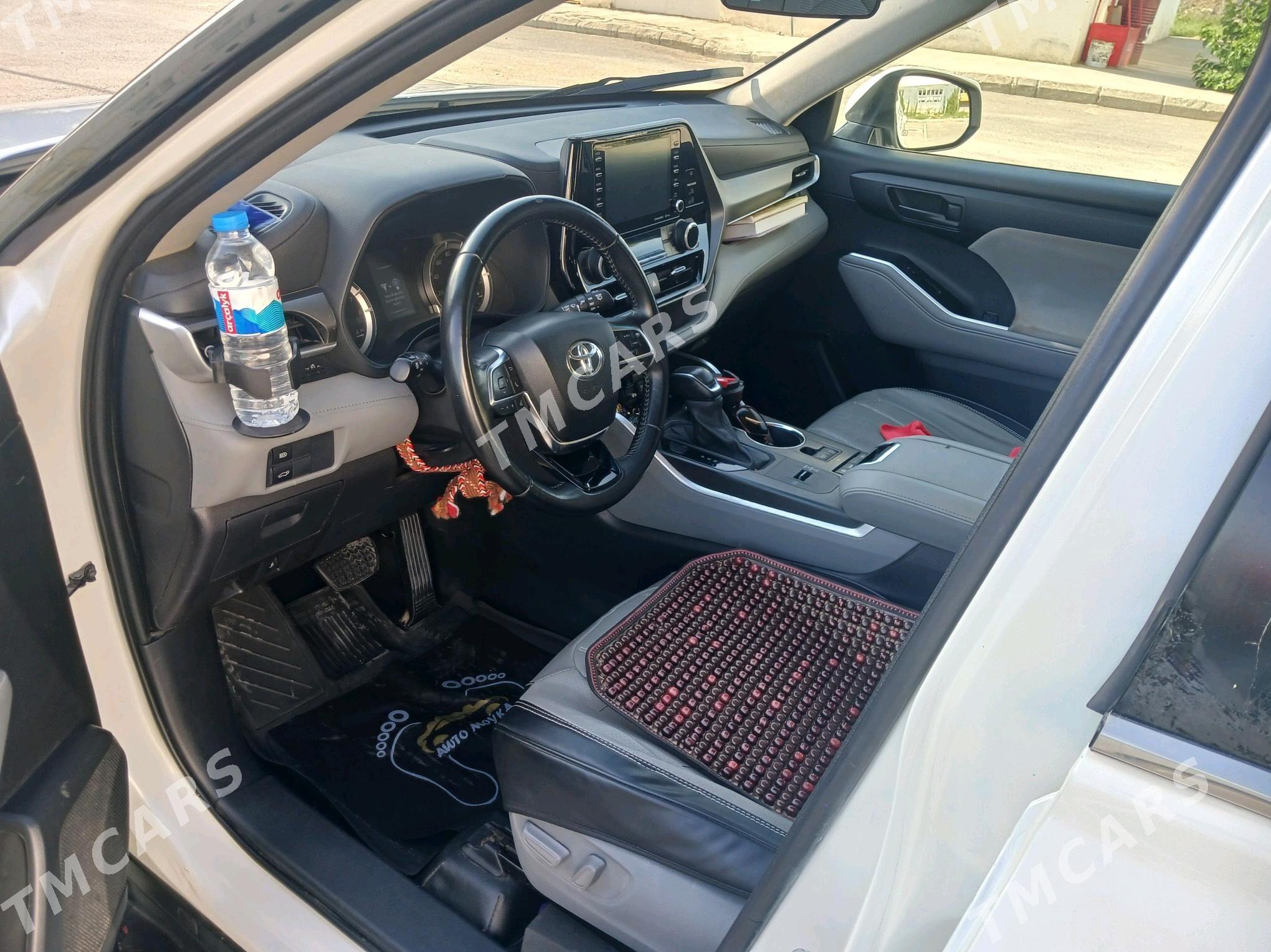 Toyota Highlander 2021 - 500 000 TMT - Теджен - img 3