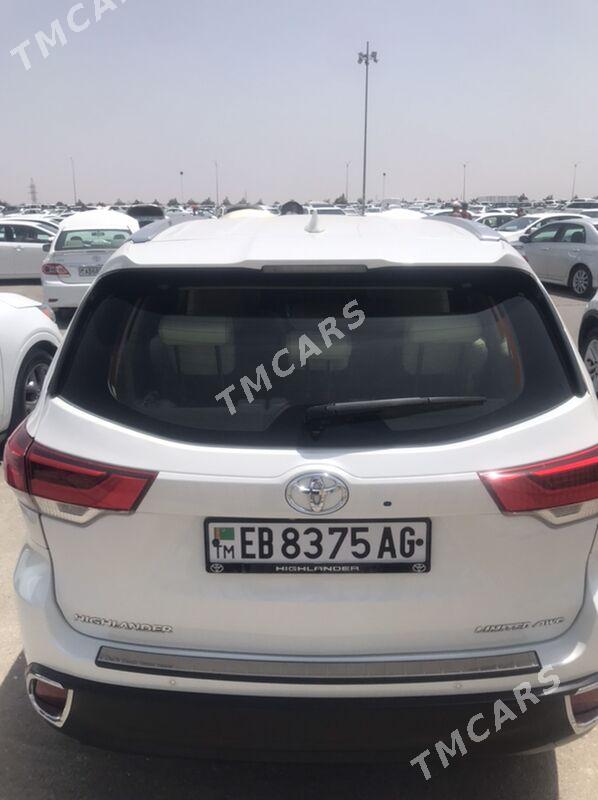 Toyota Highlander 2017 - 430 000 TMT - Ашхабад - img 8