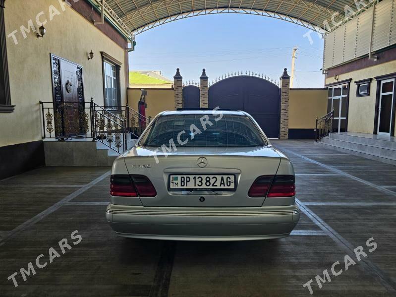 Mercedes-Benz E320 2001 - 130 000 TMT - Çoganly - img 3
