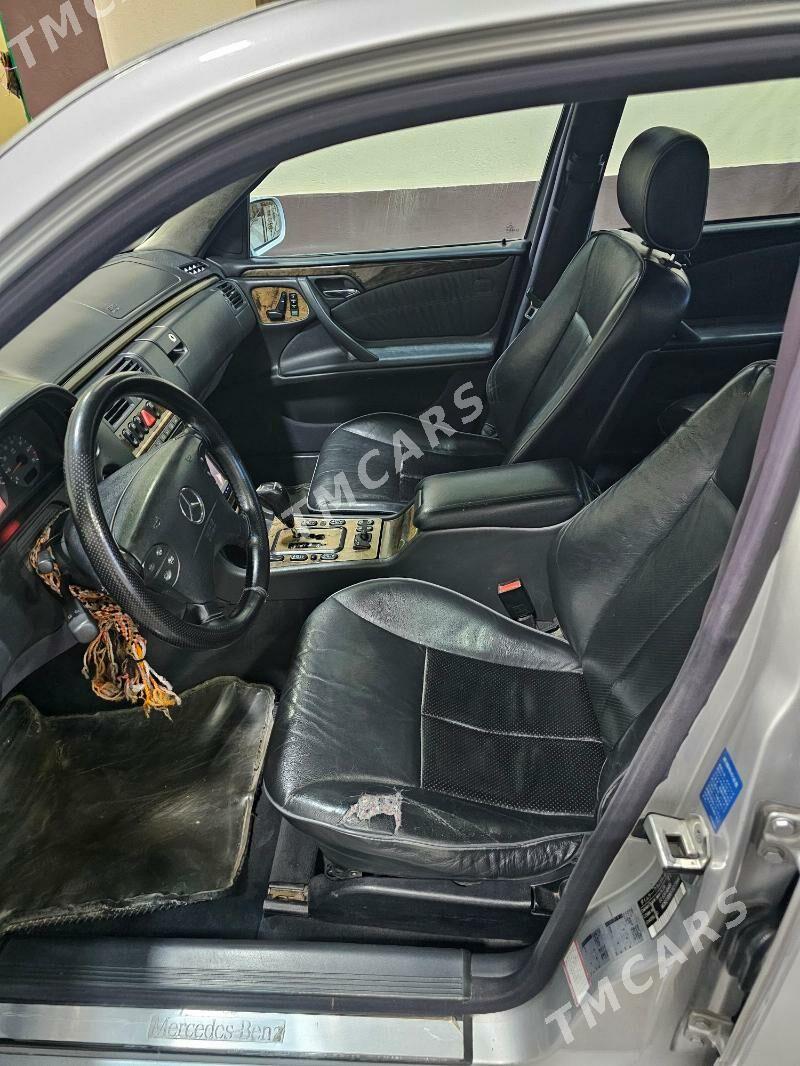 Mercedes-Benz E320 2001 - 130 000 TMT - Çoganly - img 7
