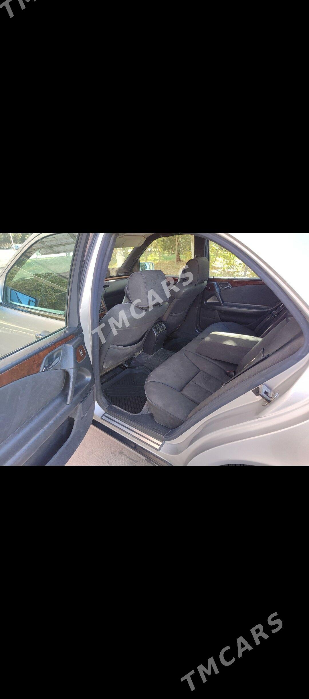 Mercedes-Benz E320 1998 - 100 000 TMT - Balkanabat - img 2