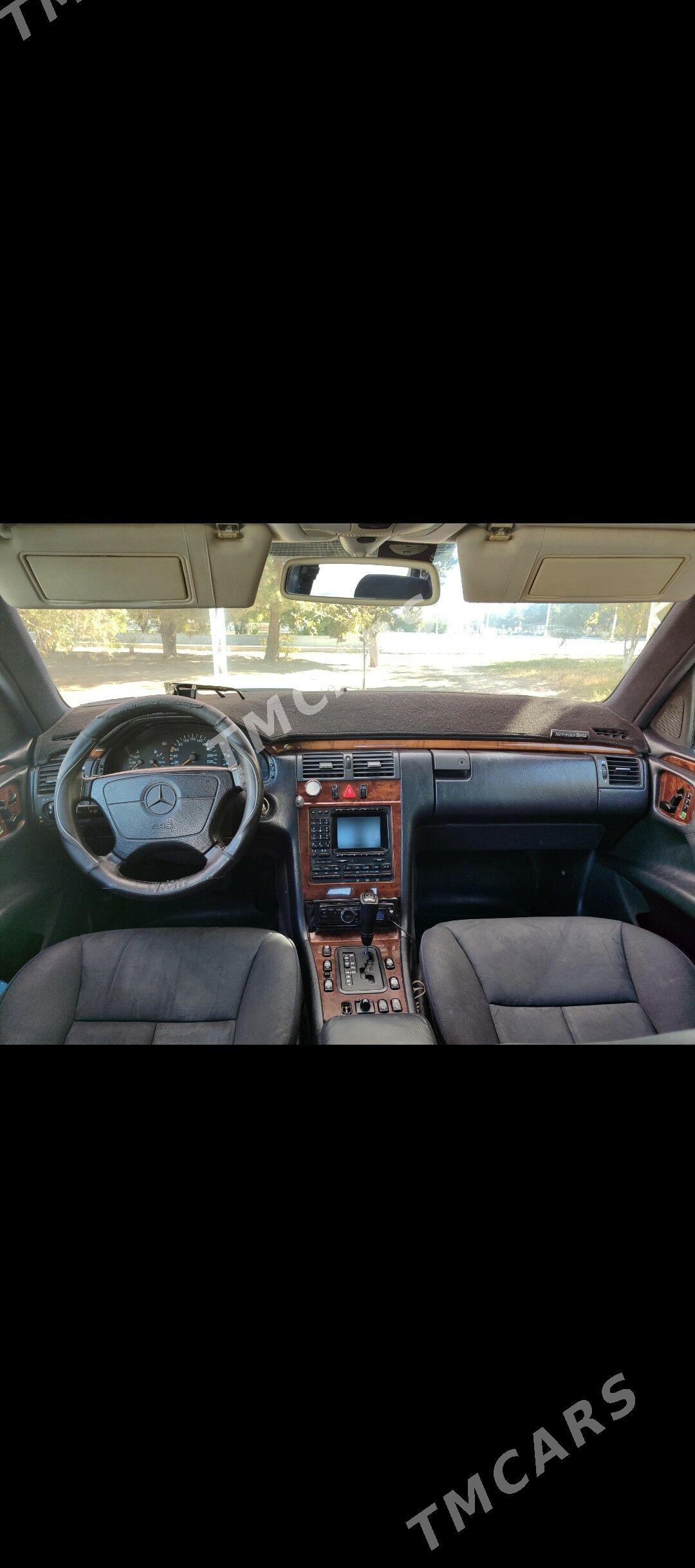 Mercedes-Benz E320 1998 - 100 000 TMT - Balkanabat - img 4