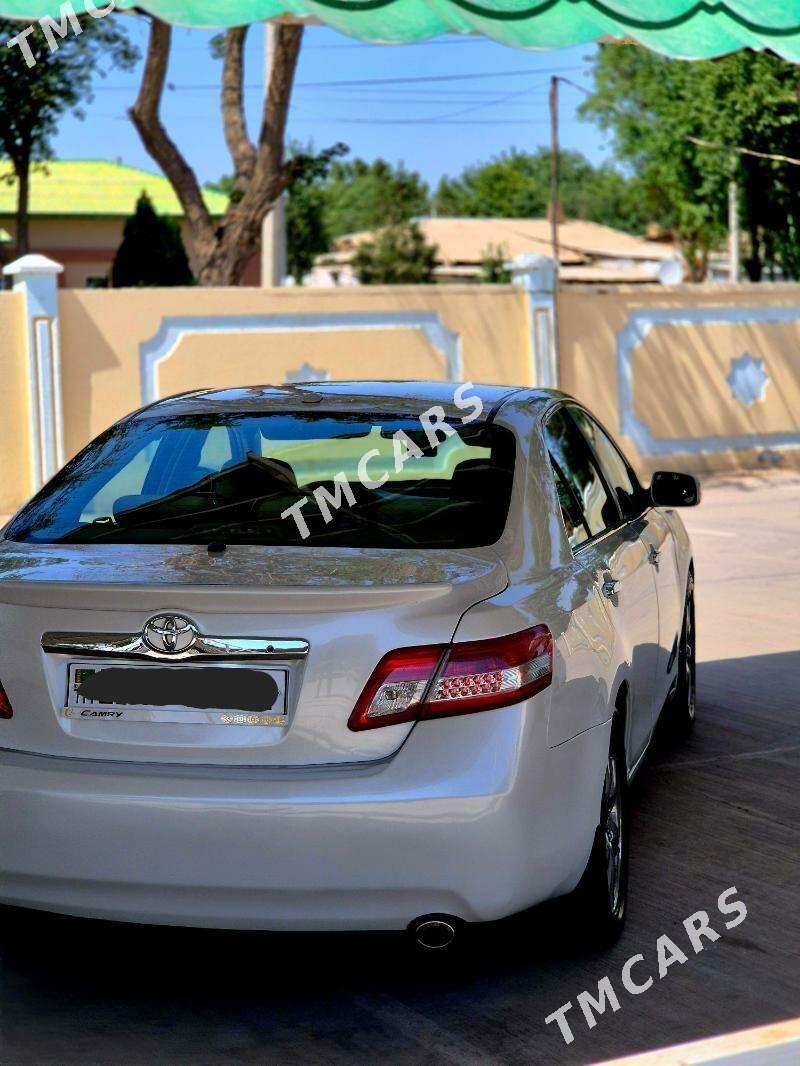Toyota Camry 2010 - 175 000 TMT - Baýramaly - img 2