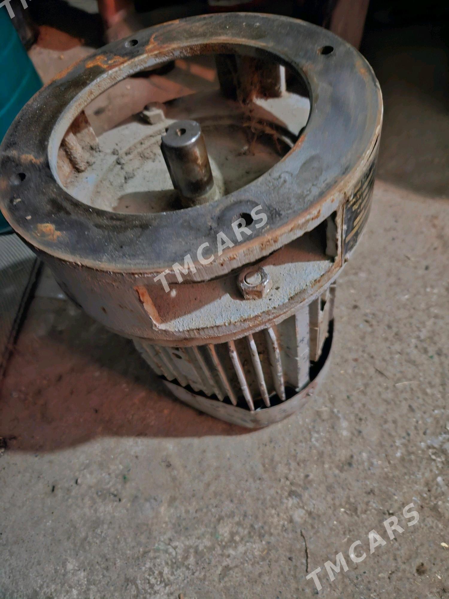 SUW NASOSYN MOTORY - Parahat 1 - img 2